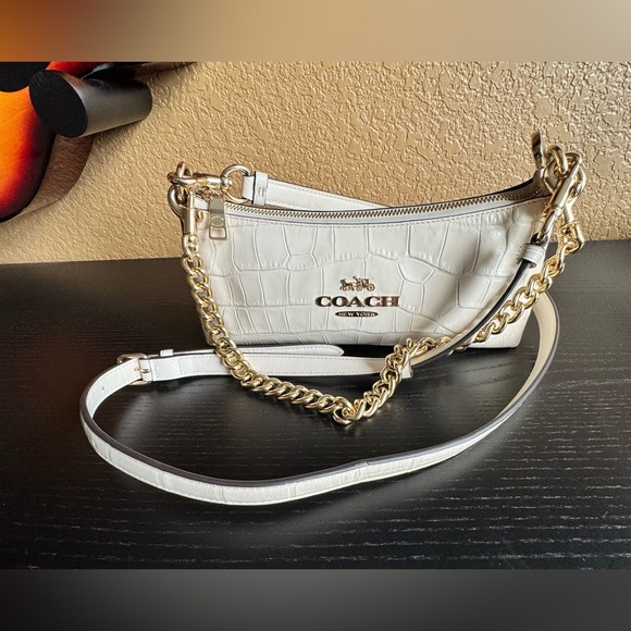 Coach
CHARLOTTE CROC EMBOSSED SHOULDER BAC - Picture 1 of 16